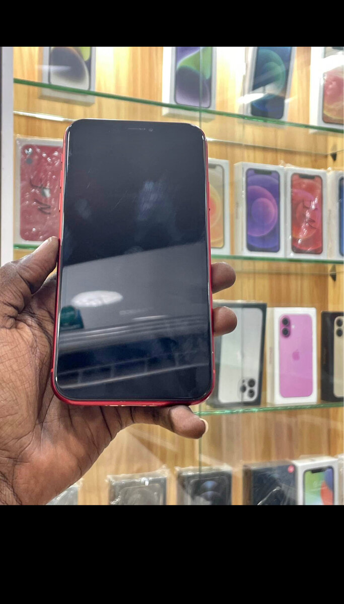 iPhone XR rouge vif