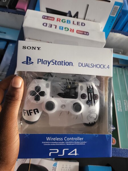 PS4 GAME PAD
