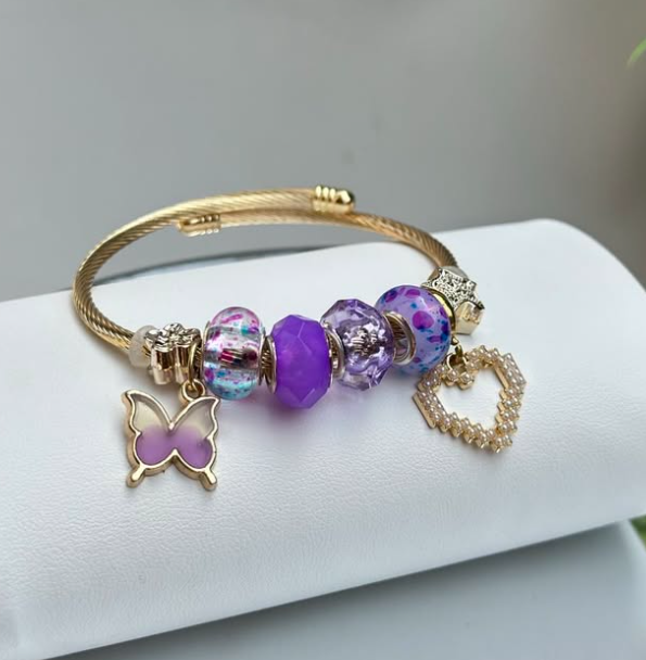 Charm bracelet 
