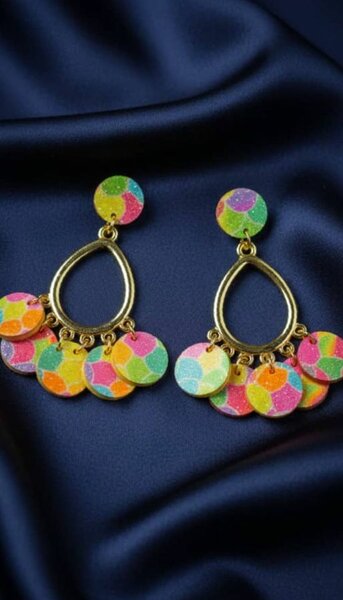 Boucles d'oreilles colorées brillantes