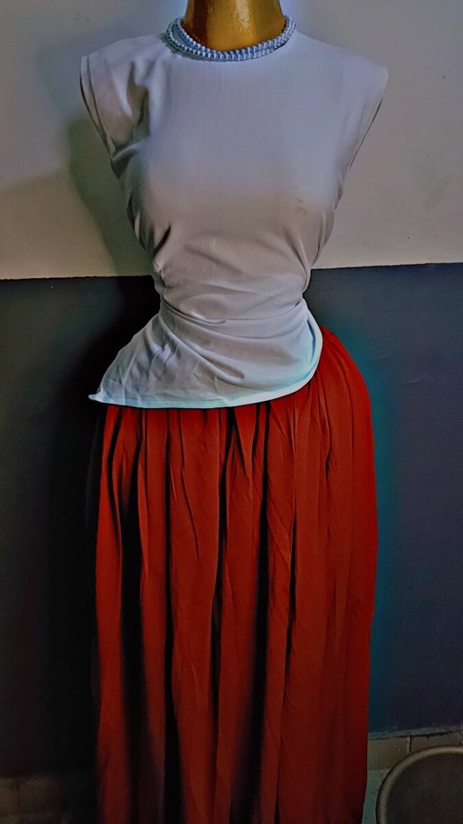 Robe longue rouge élégante