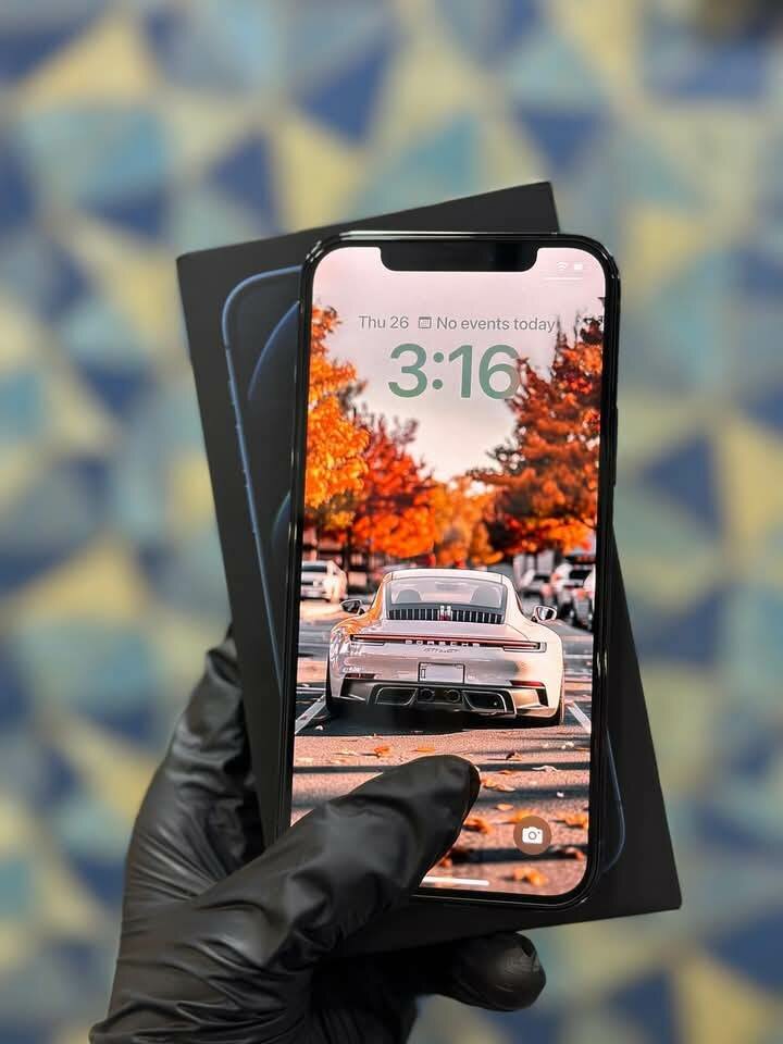 IPHONE 12