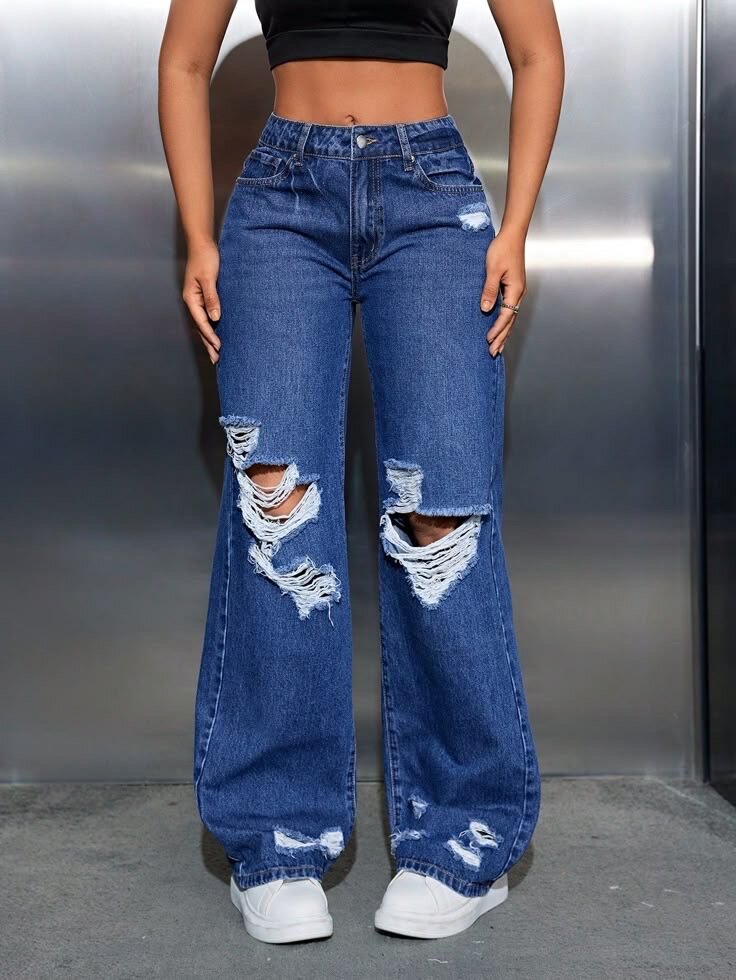 RIPPED BOYFRIENDS JEANS