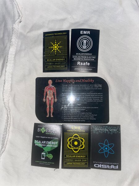 Carte Protectrice Anti-Radiation Énergétique