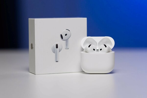 Apple AirPods 4 avec Boîtier
