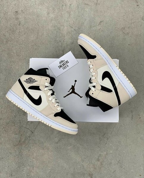 Baskets Air noires et blanches