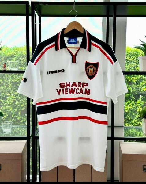 MANCHESTER UNITED 1995/1996 RETRO JERSEY