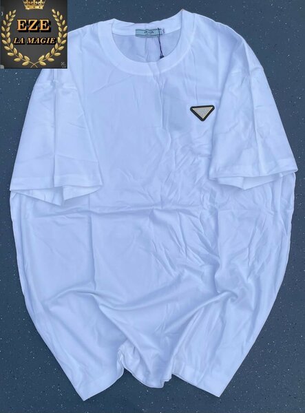 T-shirt blanc avec logo chic