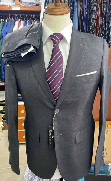 Costume élégant homme business