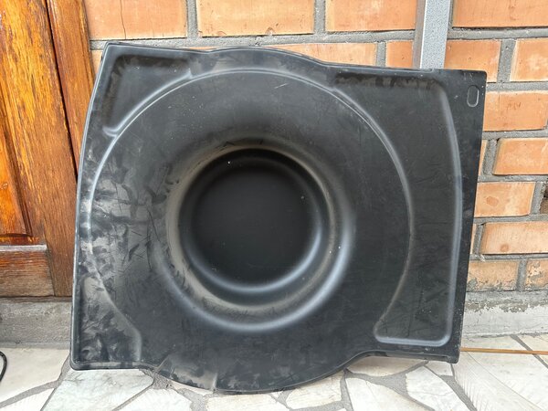 Крышка запасного колеса Lexus RX300 2001 ( 1 поколение) в ид