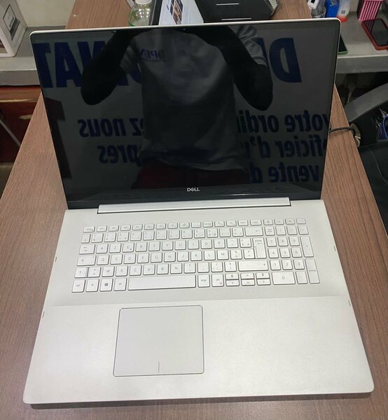 Dell inspiron 17 Core i7