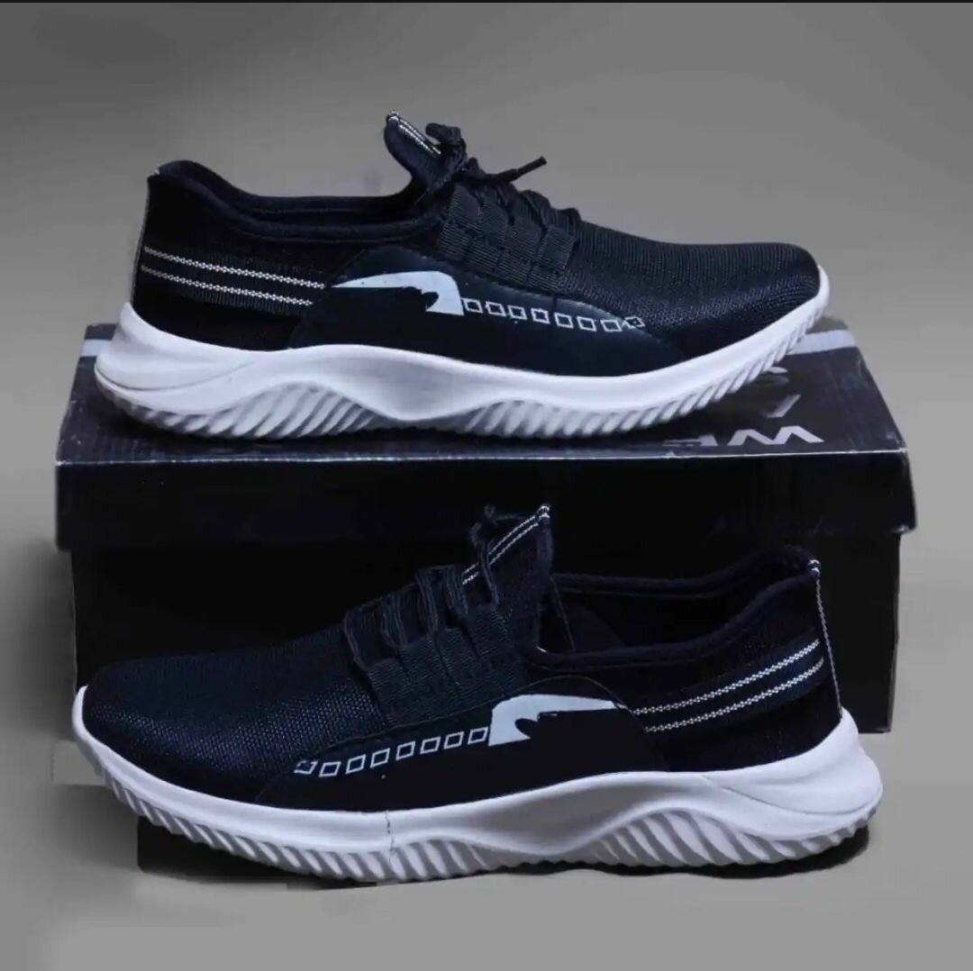 Latest Trending Casuall Sneakers