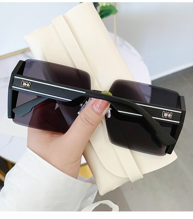 Lunettes de soleil carrées hau