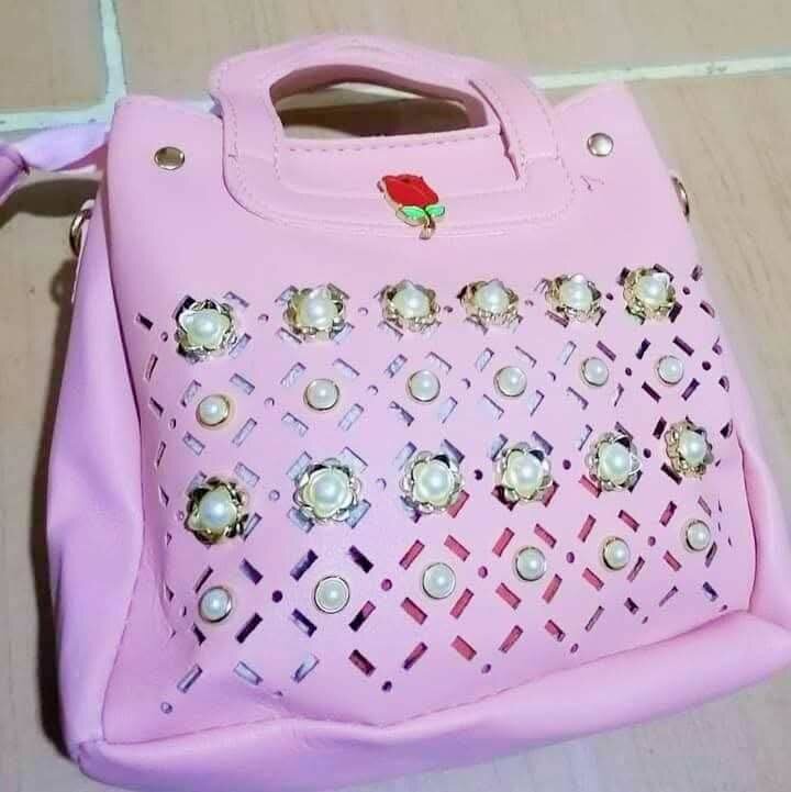 Sac à main perlé élégant