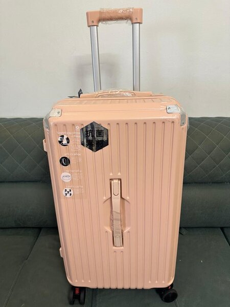 Smart Travel Suitcase with USB