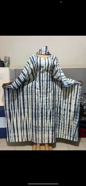 Robe Caftan Tie-Dye Élégante