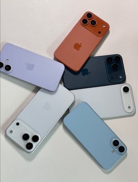 iPhone 15 - Modèles Colorés