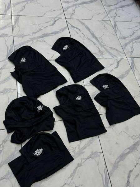 Cagoules noires unisexes