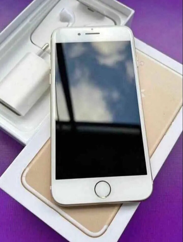 iPhone 7  Or 128GB