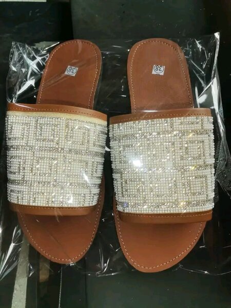 Sandales perlées femme élégantes