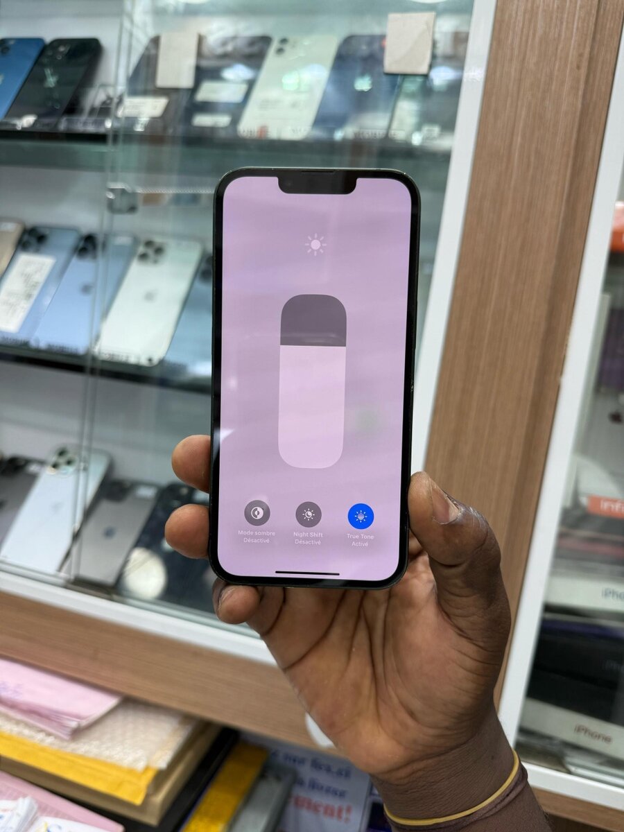 iPhone 13 128giga casineuf très propre