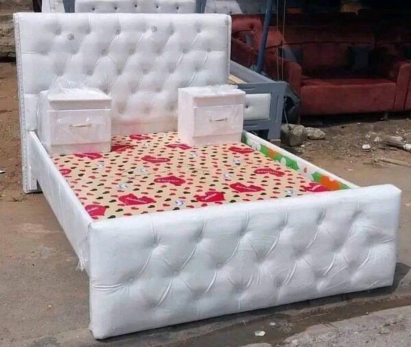 Lit élégant en velours blanc