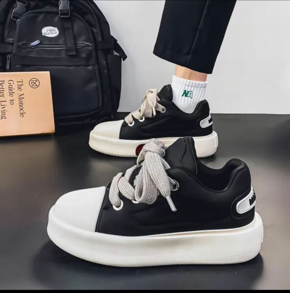 Baskets noires modernes unisexe