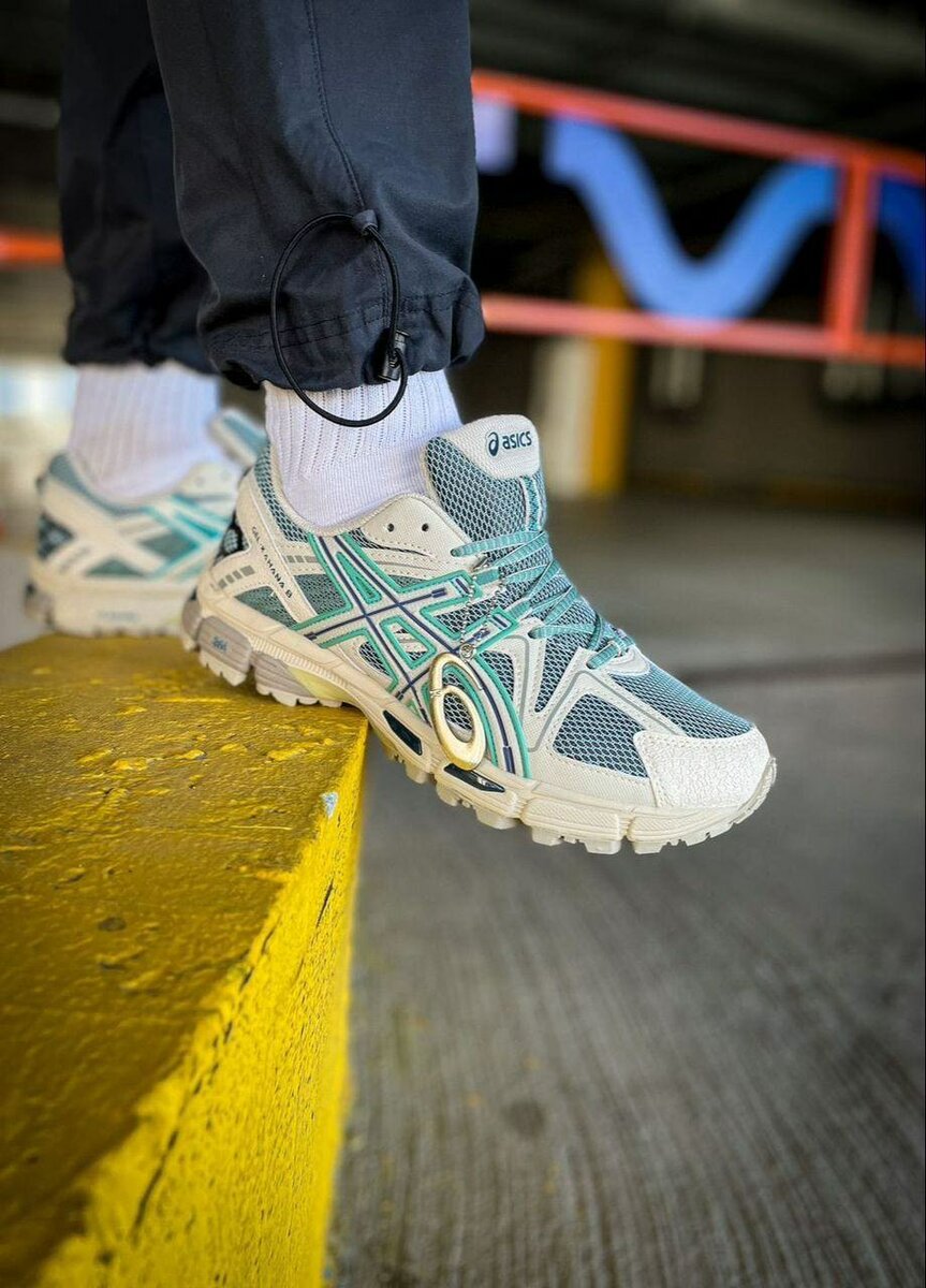 Asics Sneakers