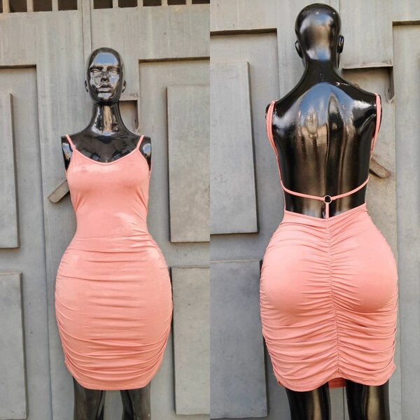 Robe moulante rose chic