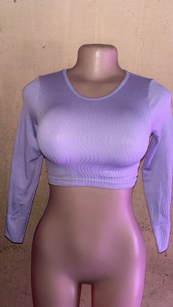 Top court violet moulant