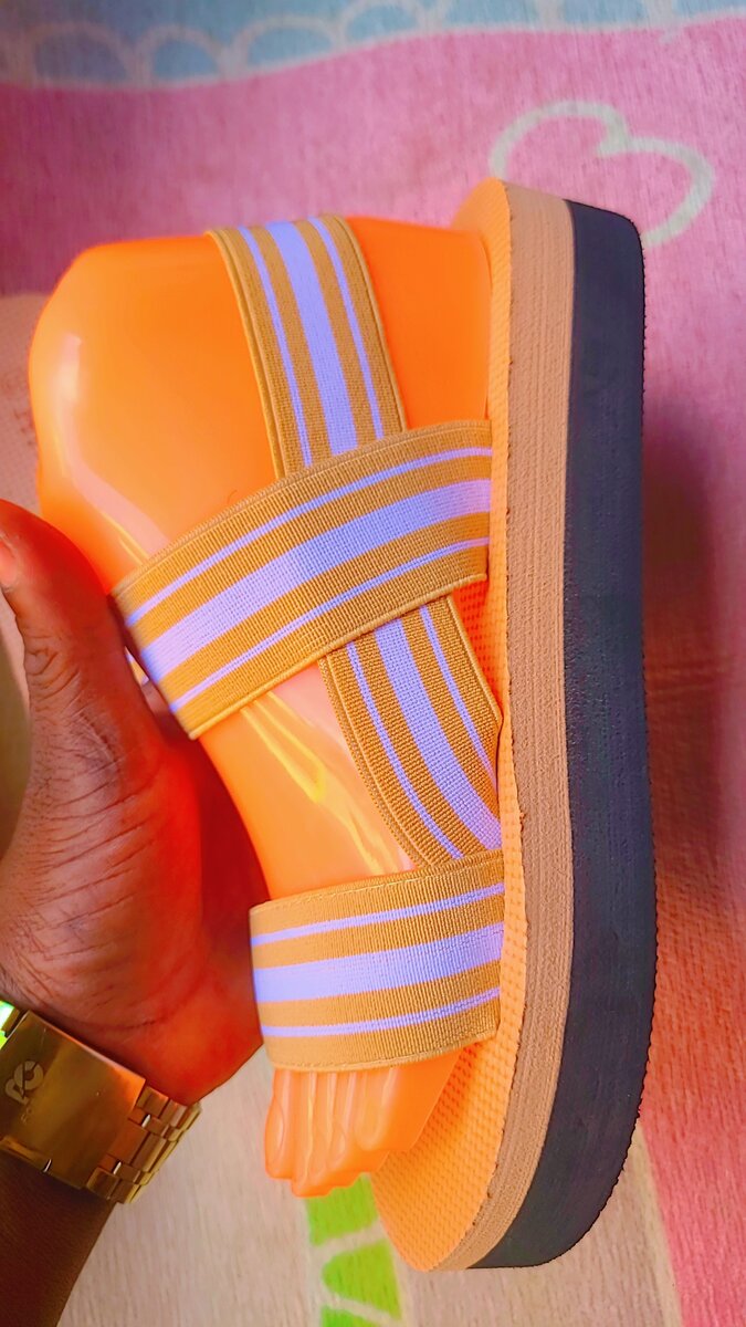 Sandales colorées confortables