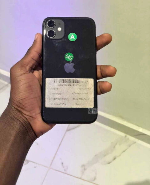 iPhone 11 Noir 64 Go