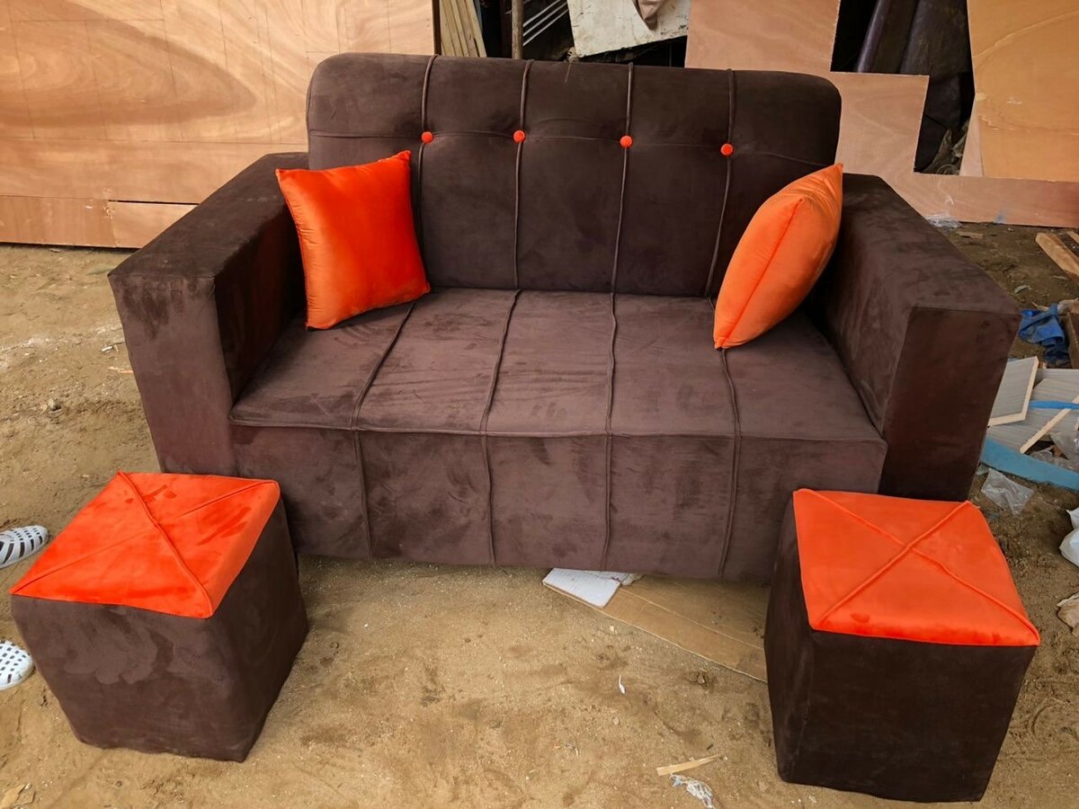 Canapé 2 place 2 pouff