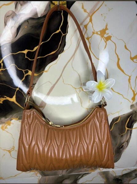 Sac à main élégant en cuir