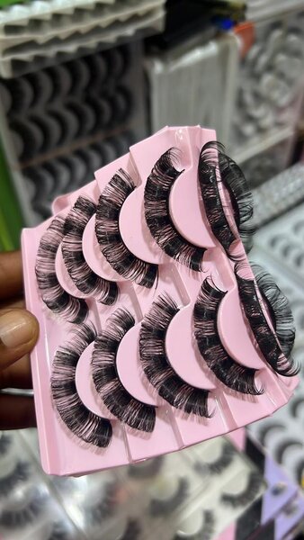 Faux cils