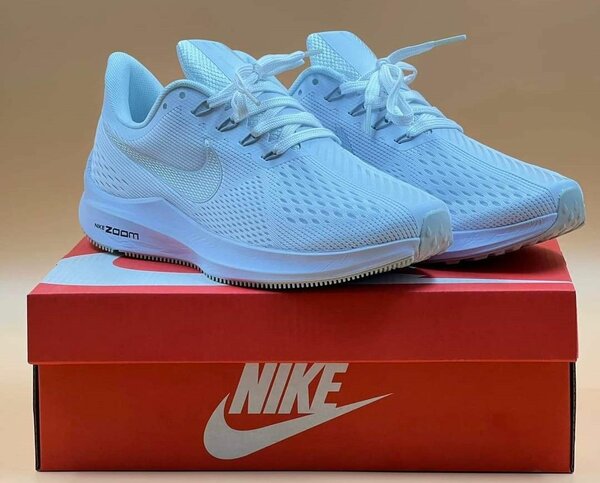 Nike down shifter runners