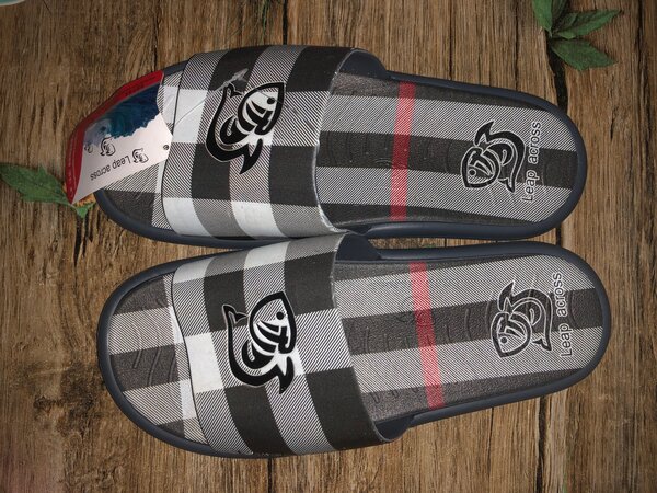 Mules d'intérieur à carreaux