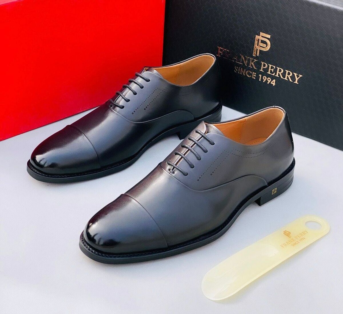 Frank Perry Solid Leather Formal Shoes