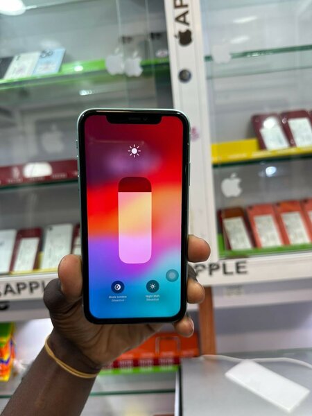 iPhone 11 64giga sans Face ID