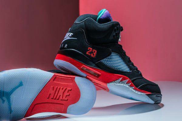 AIR JORDAN 4 SNEAKER