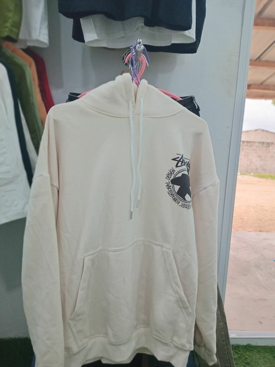 Chemise noire élégante à boutons