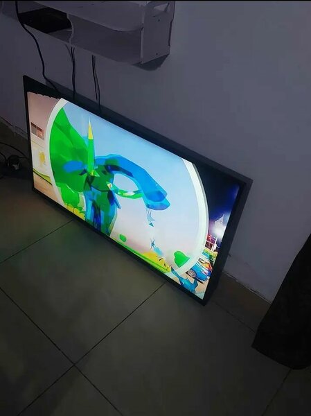 Télévision LED Full HD