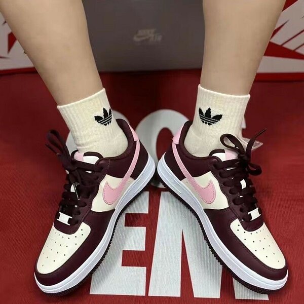 Nike Airforce 1( cherry)