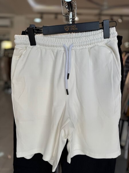 Shorts white