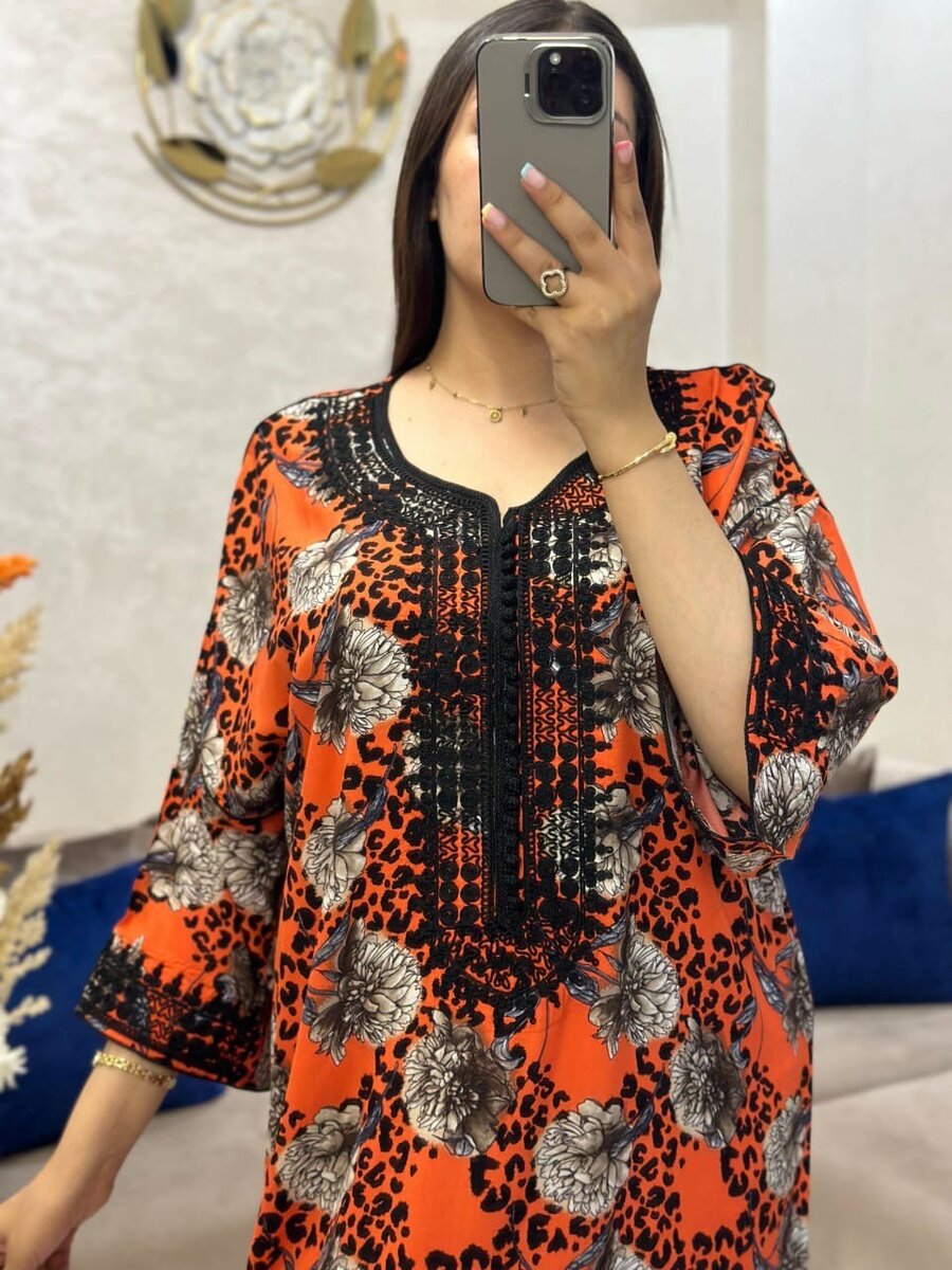 Robe élégante à motifs floraux