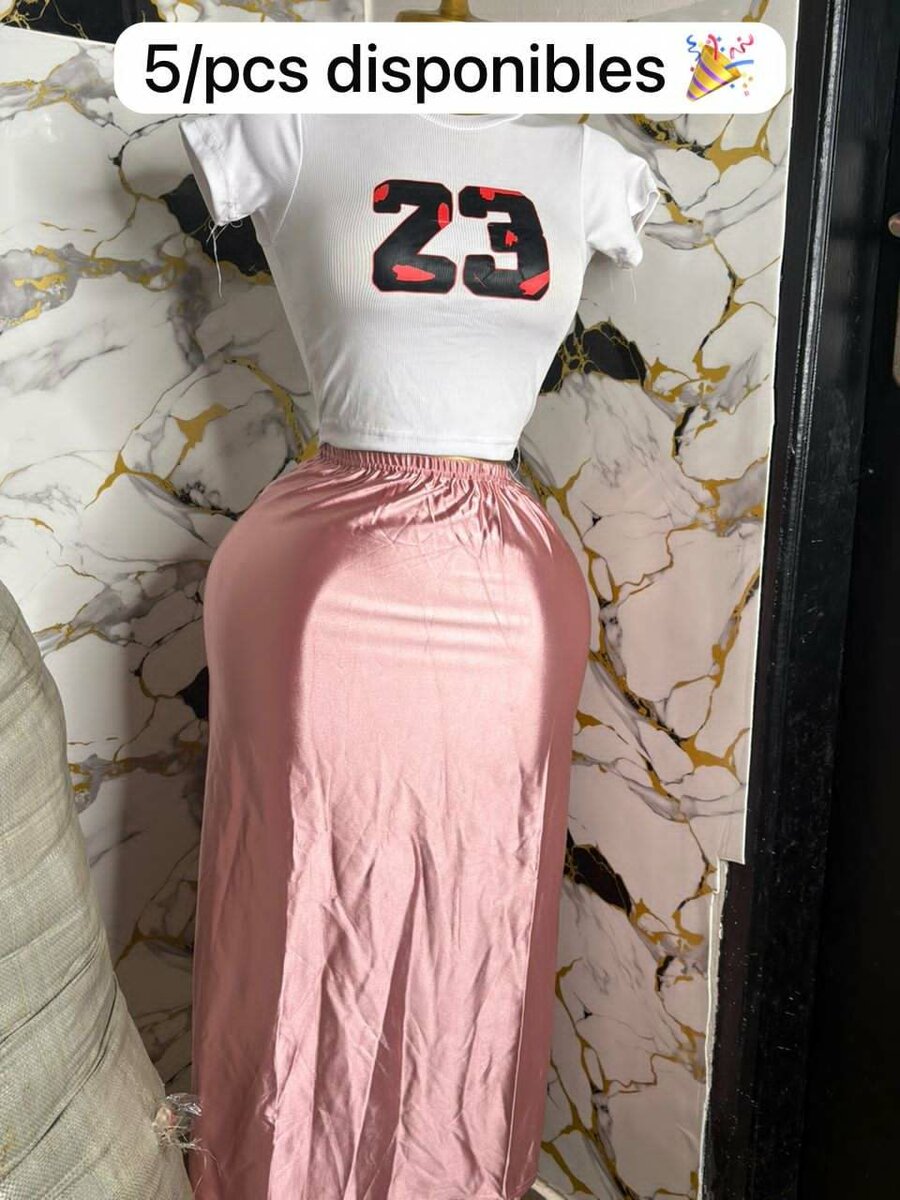 Jupe longue satinée élégante