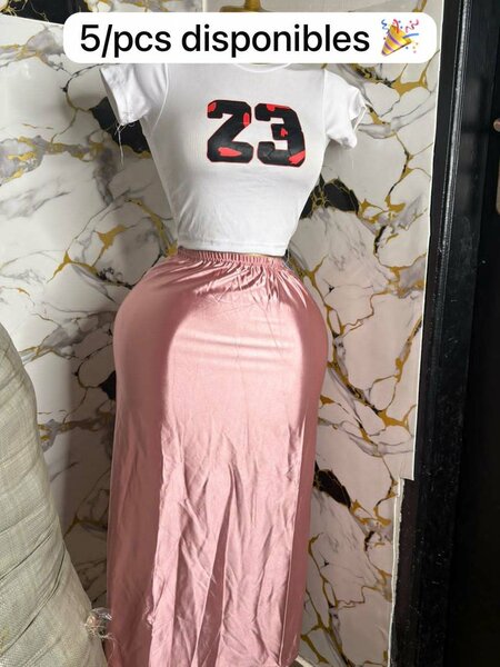 Jupe longue satinée élégante