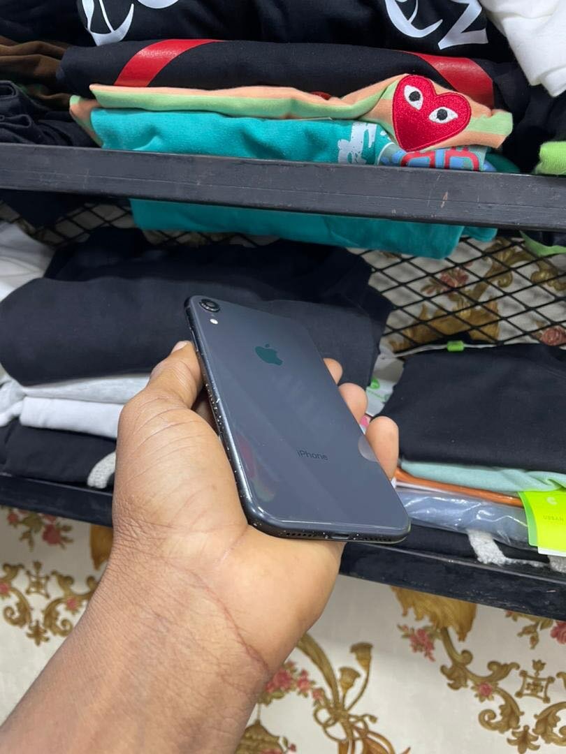 Disponible Xr 64GB propre