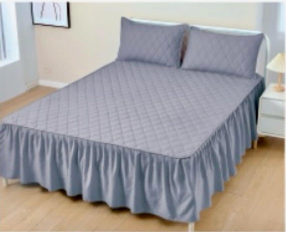 Bedroom set: waterproof quilted bedspread + pillowcases 2pcs
