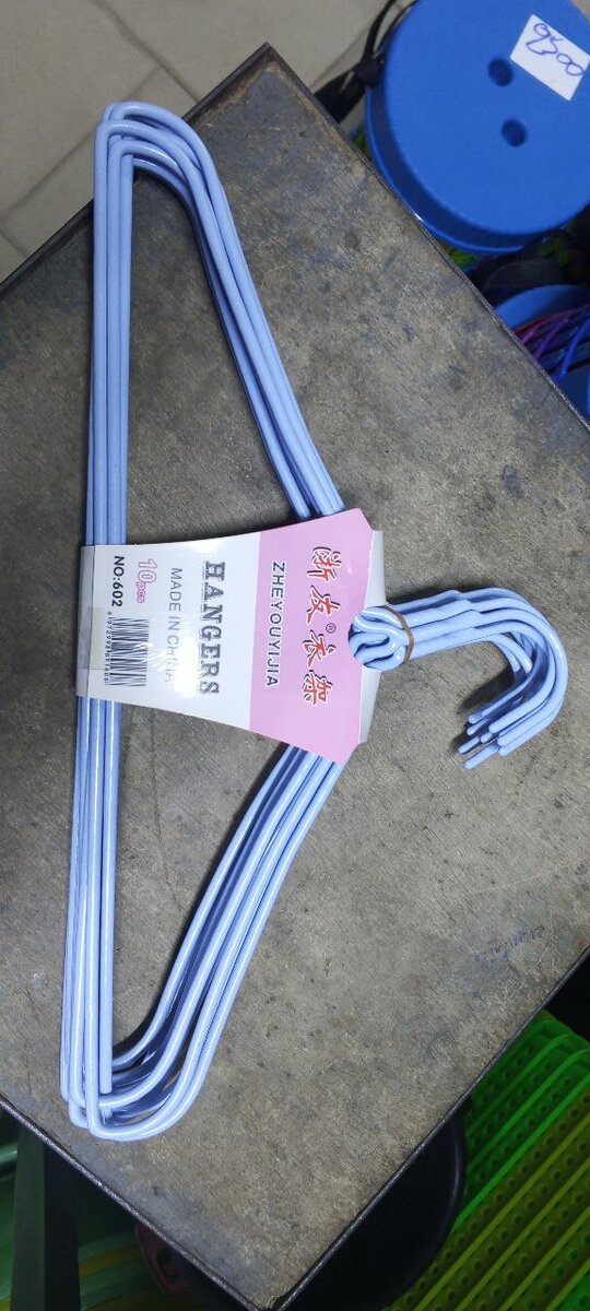 Cintres en plastique robustes